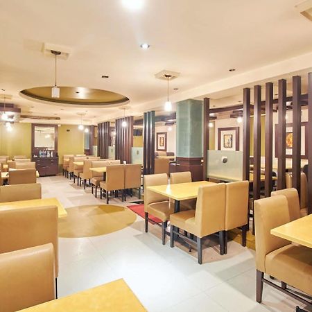 Hotel Chalukya Бангалор Екстериор снимка