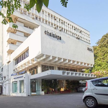 Hotel Chalukya Бангалор Екстериор снимка