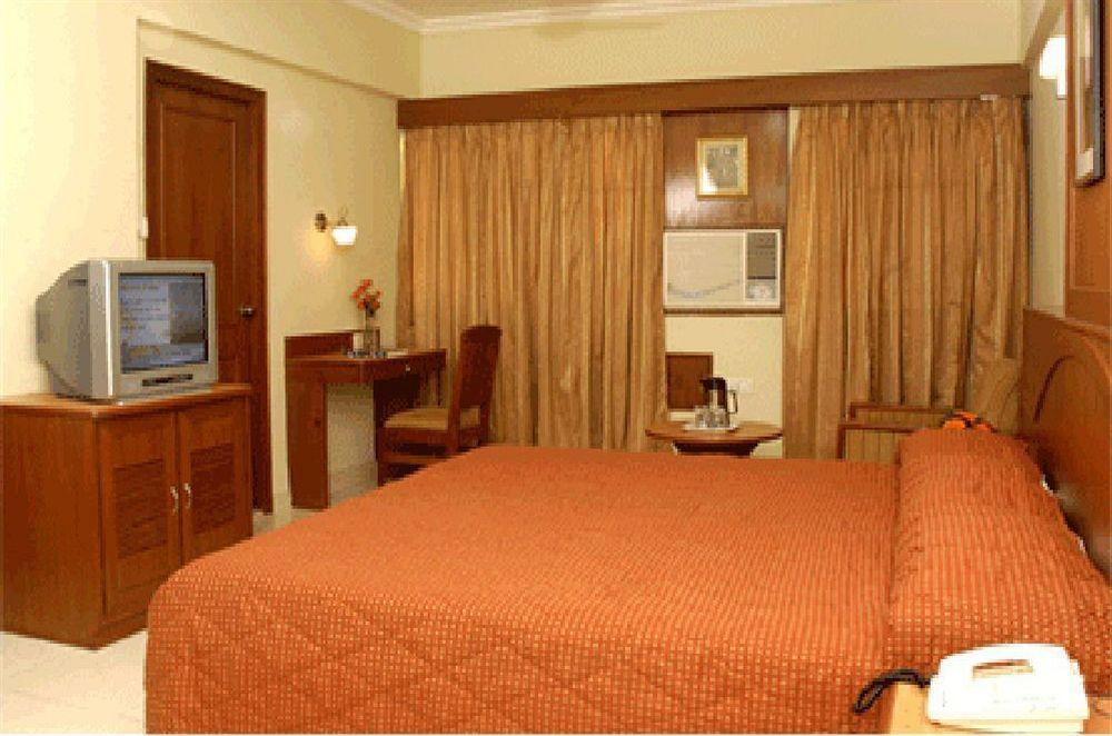 Hotel Chalukya Бангалор Екстериор снимка