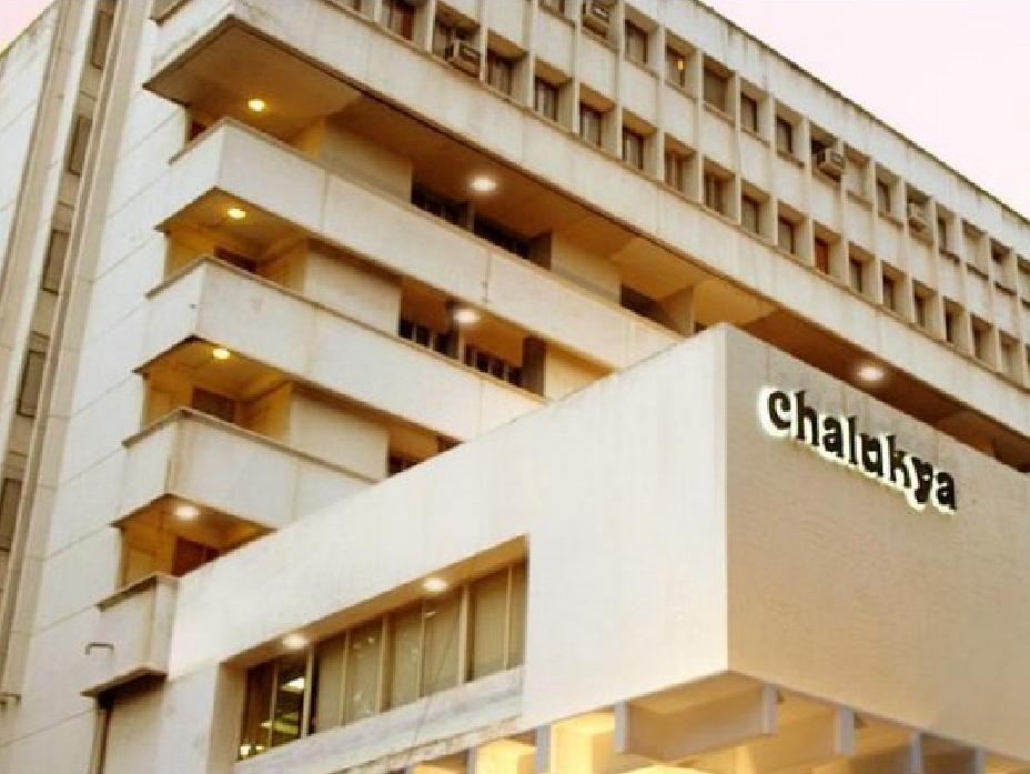 Hotel Chalukya Бангалор Екстериор снимка