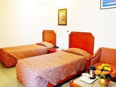 Hotel Chalukya Бангалор Екстериор снимка