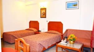 Hotel Chalukya Бангалор Екстериор снимка