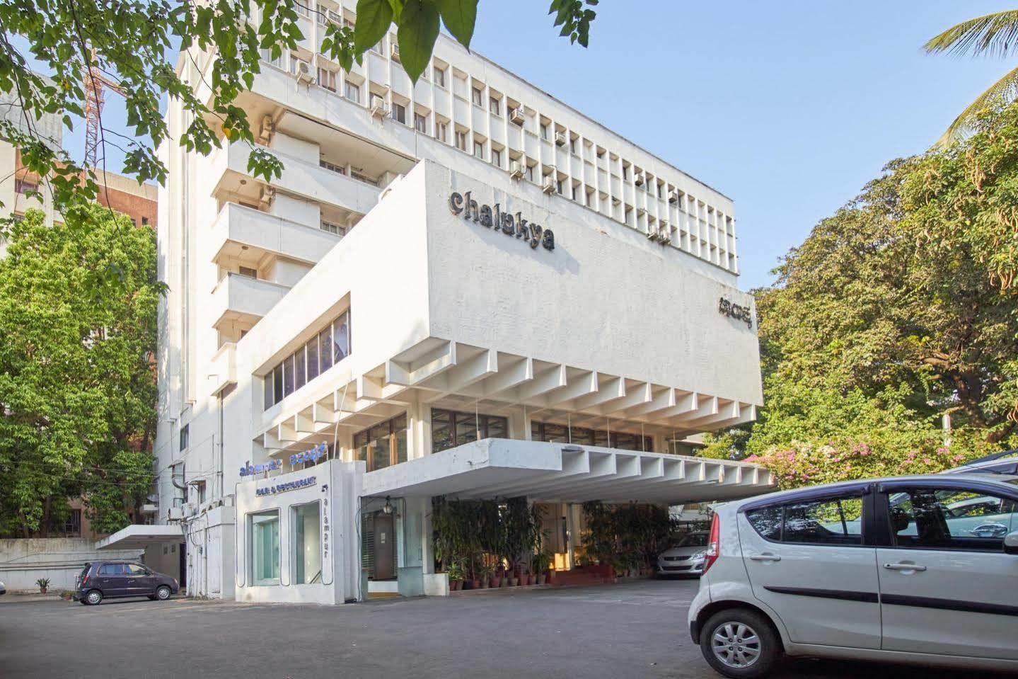 Hotel Chalukya Бангалор Екстериор снимка